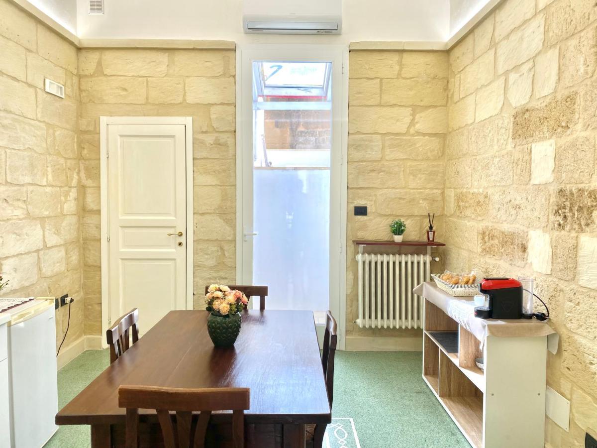 Ferienwohnung Vohis Luxury House - Fast Wi-Fi & Easy Parking Lecce Exterior foto