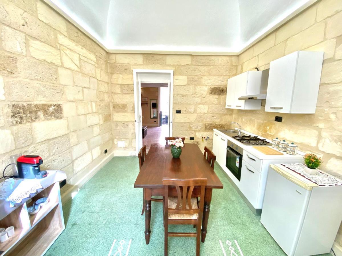 Ferienwohnung Vohis Luxury House - Fast Wi-Fi & Easy Parking Lecce Exterior foto