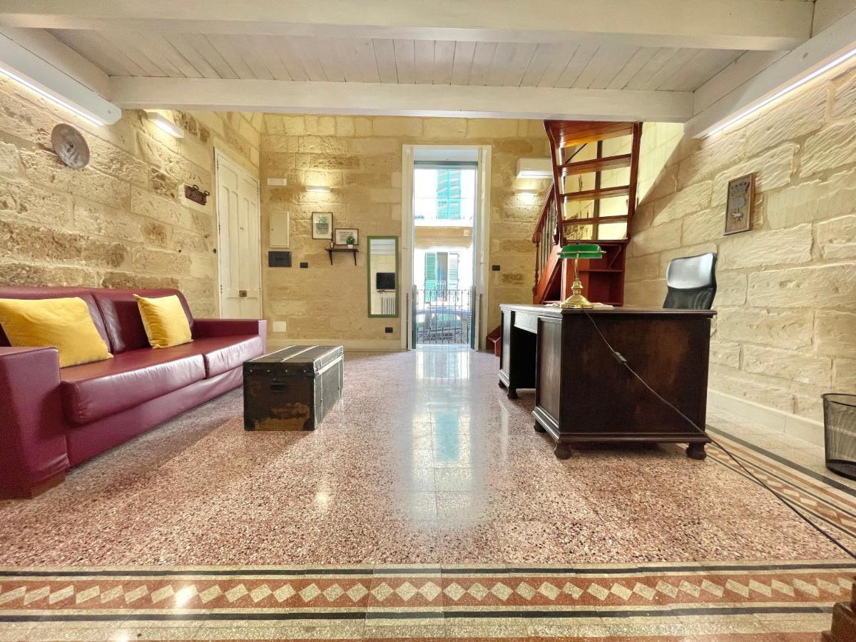 Ferienwohnung Vohis Luxury House - Fast Wi-Fi & Easy Parking Lecce Exterior foto