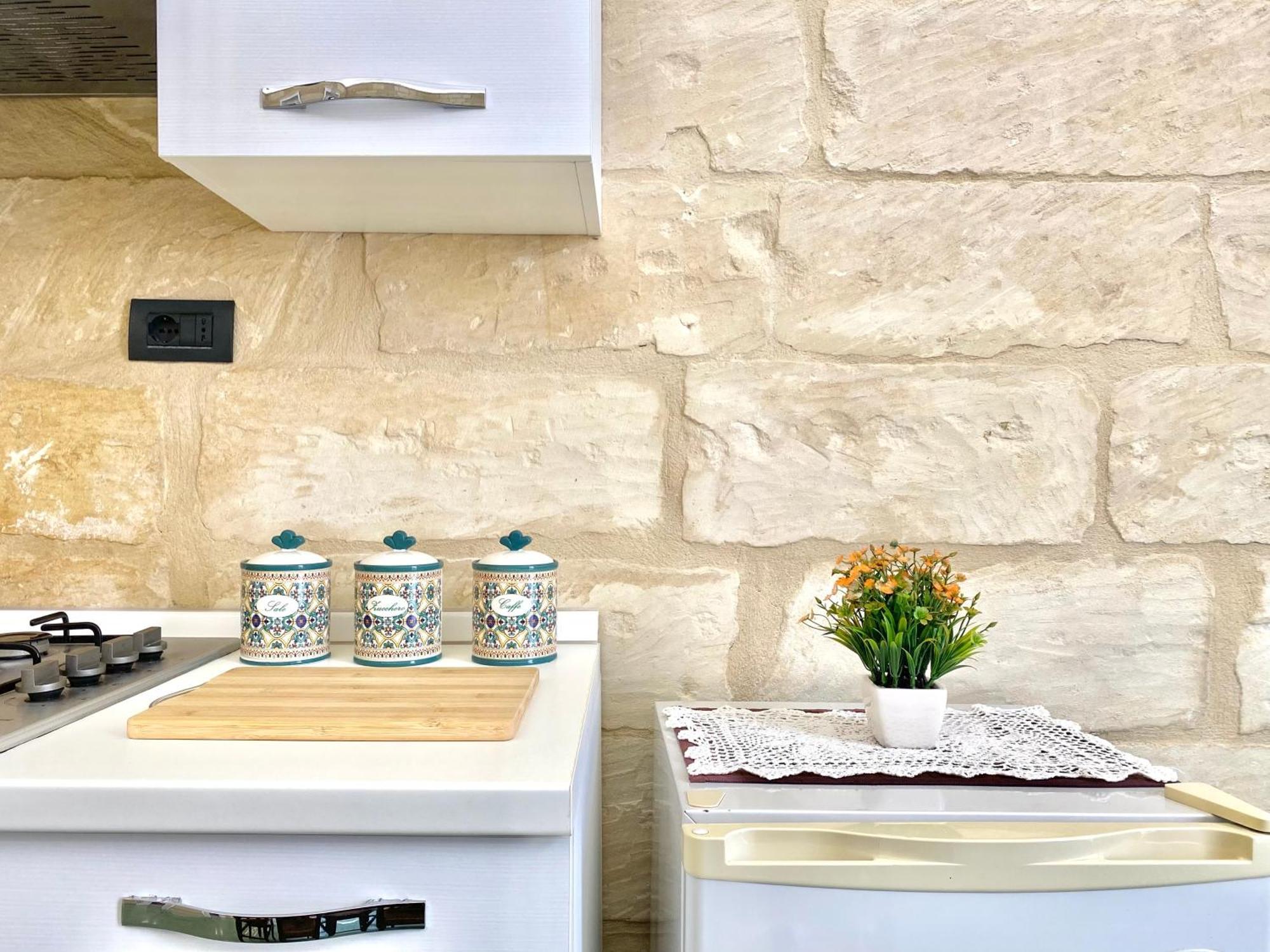 Ferienwohnung Vohis Luxury House - Fast Wi-Fi & Easy Parking Lecce Exterior foto