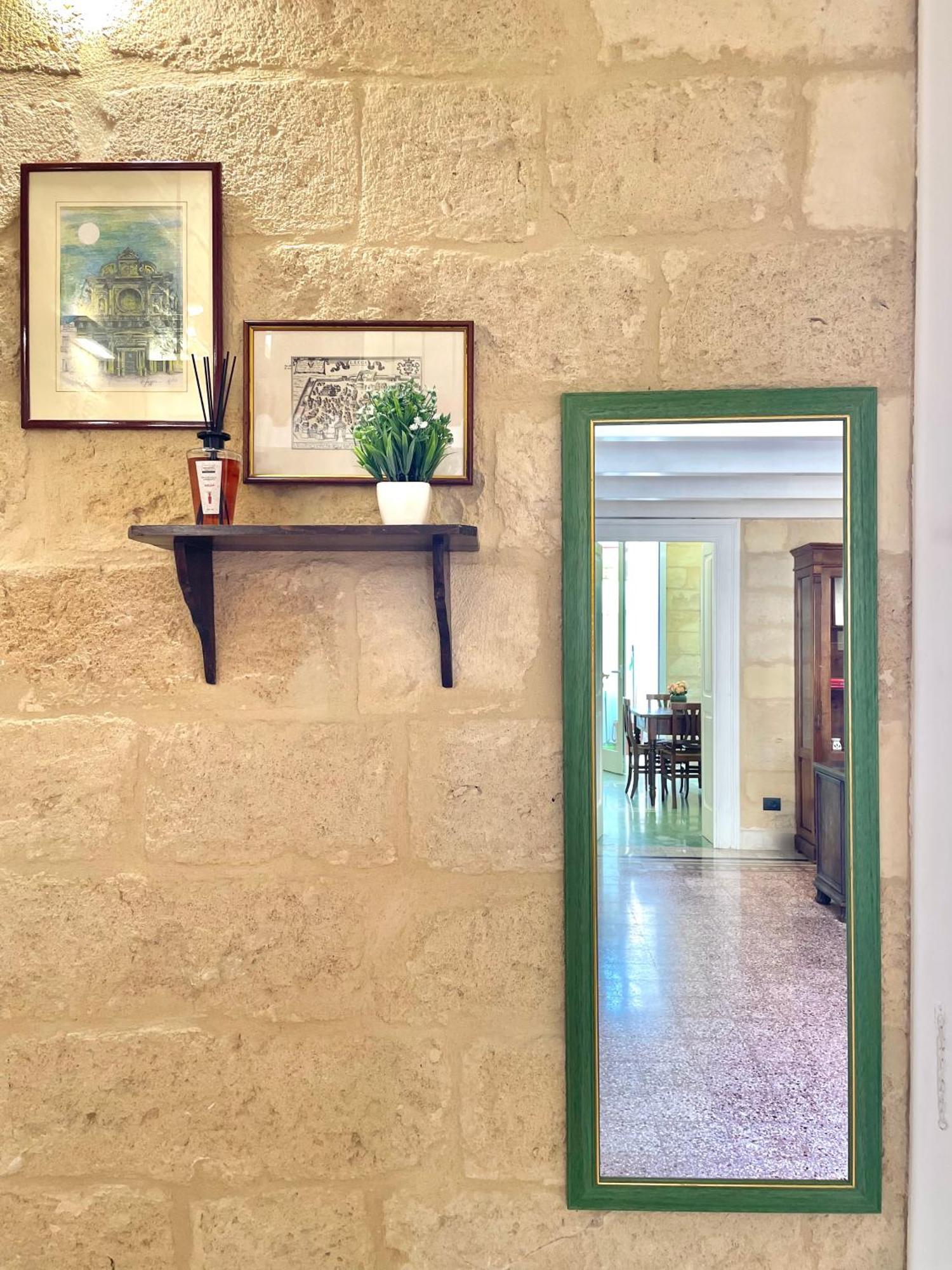 Ferienwohnung Vohis Luxury House - Fast Wi-Fi & Easy Parking Lecce Exterior foto
