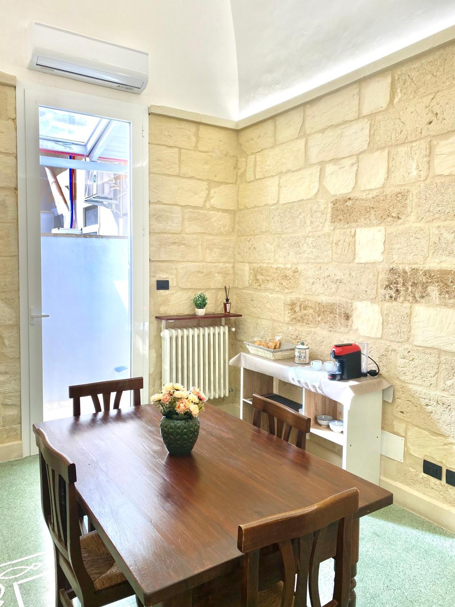Ferienwohnung Vohis Luxury House - Fast Wi-Fi & Easy Parking Lecce Exterior foto